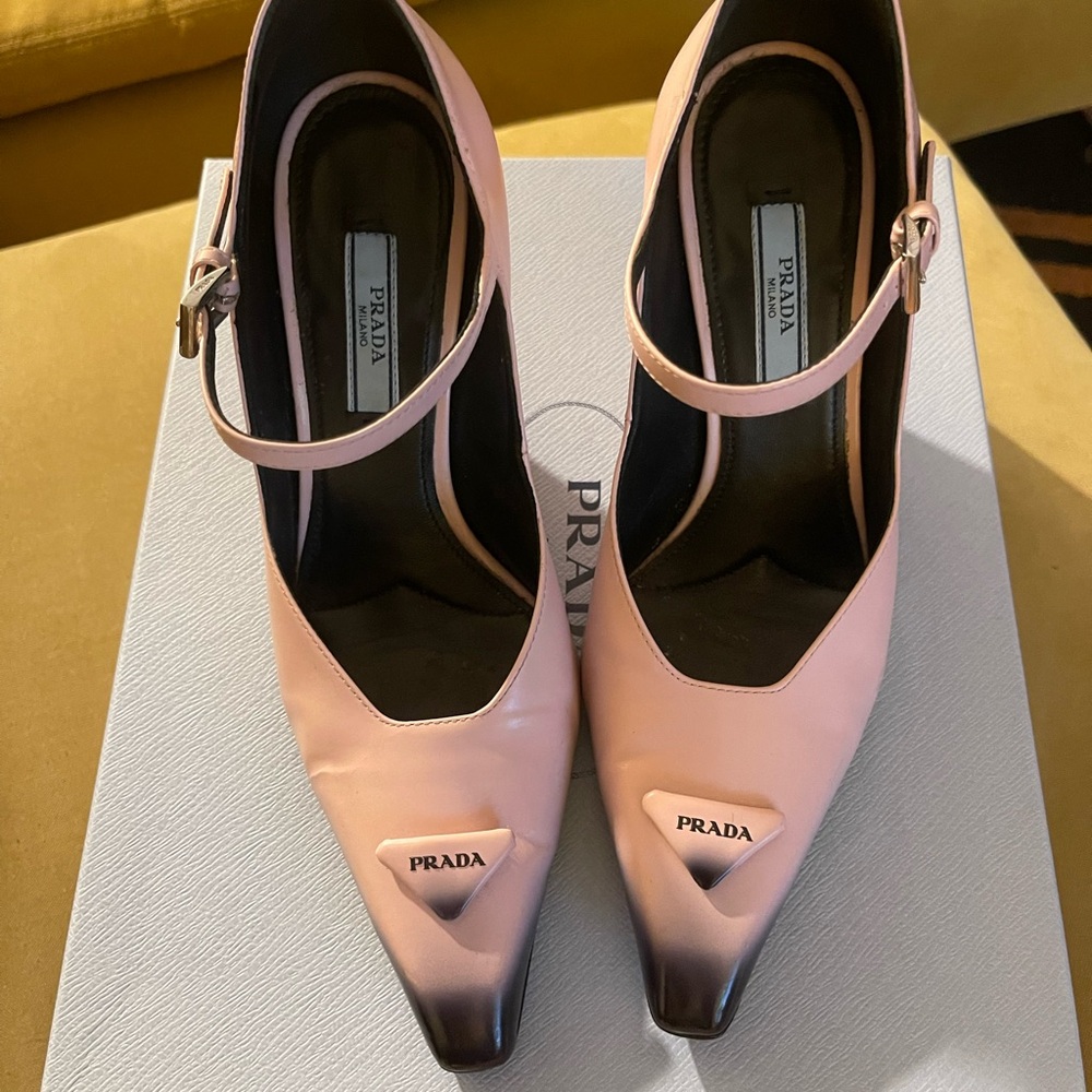 PRADA Spazzolato Modellerie Mary Jane 95mm Pumps Alabastro